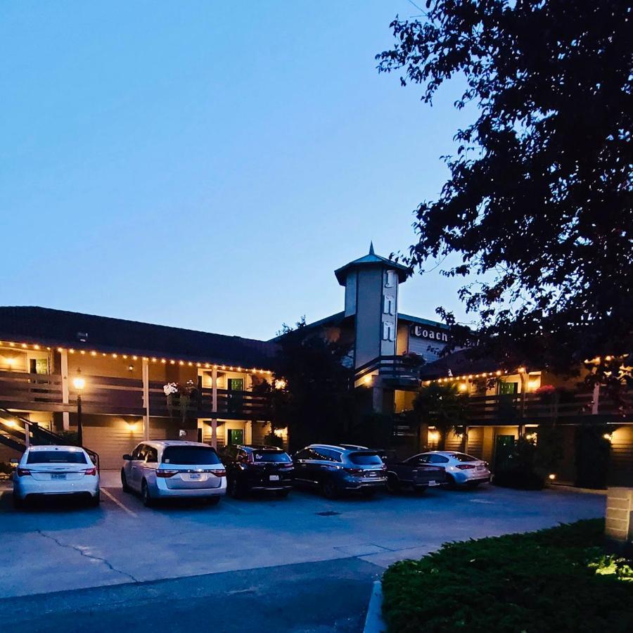 Coachman Inn Oak Harbor Exterior foto