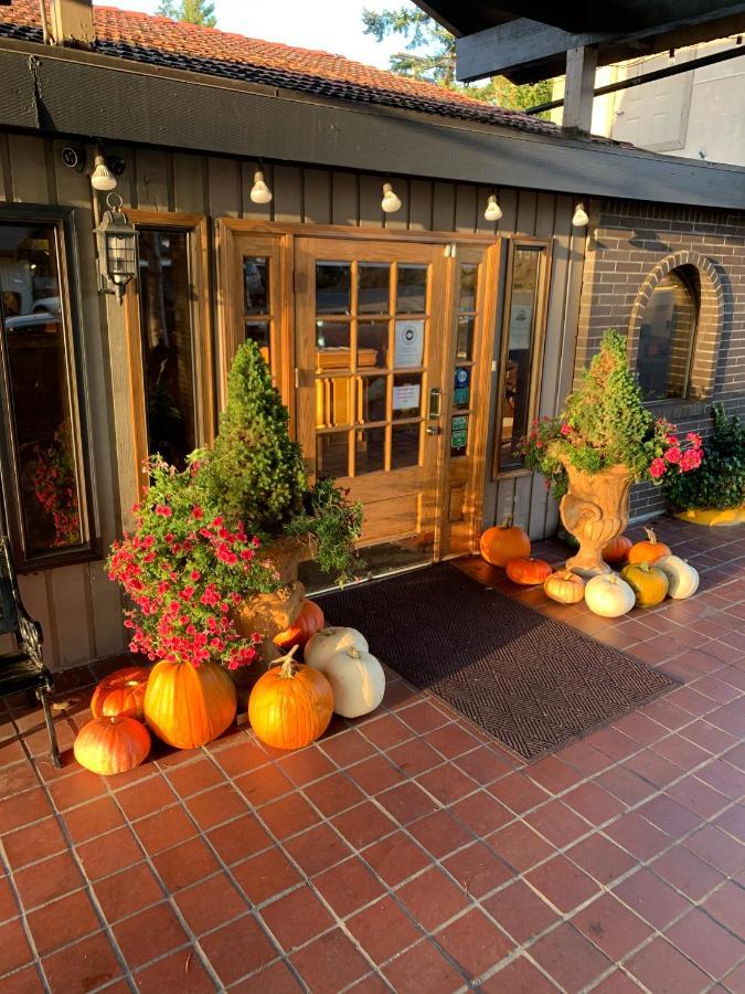 Coachman Inn Oak Harbor Exterior foto