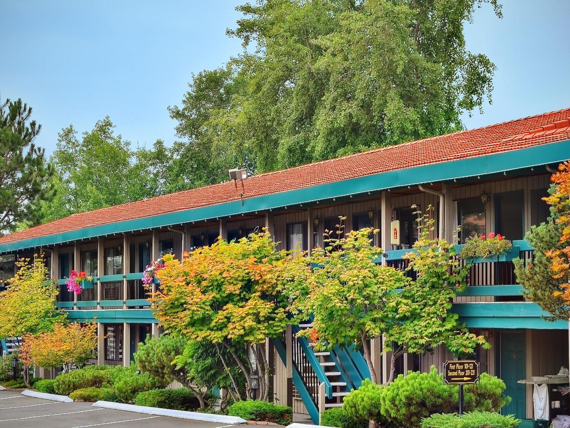 Coachman Inn Oak Harbor Exterior foto
